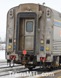 Passenger car VIA 4103 picture of A end / Wagon de passager VIA 4103 photo du bout A