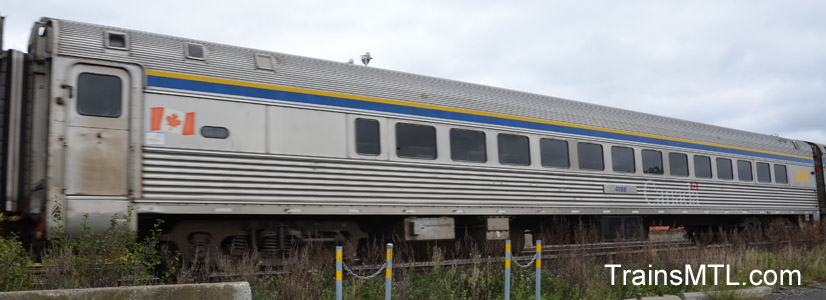 Passenger car VIA 4108 right side / Wagon de passager VIA 4108 cot droit