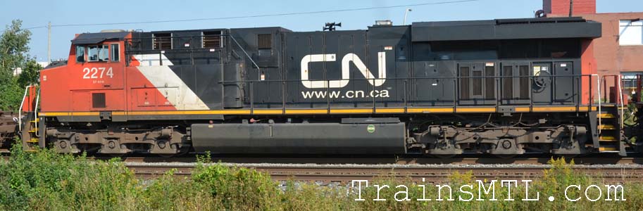 Locomotive CN2274 left side / cot gauche