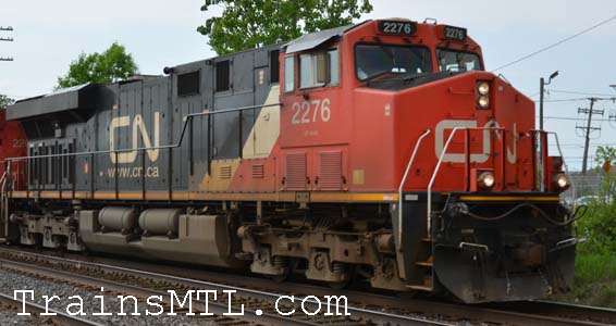 Locomotive CN2276 right side / cot droit