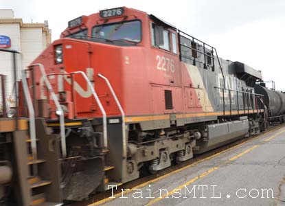 Locomotive CN2276 left side / cot gauche