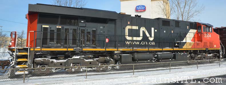 Locomotive CN2304 right side / cot droit