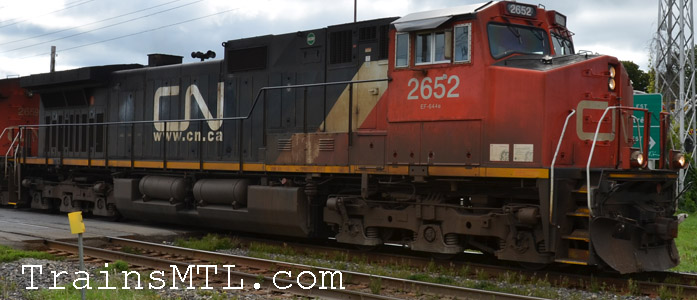 Locomotive CN2652 right side / cot droit