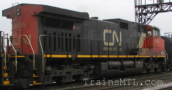 Locomotive CN2655 right side / cot droit