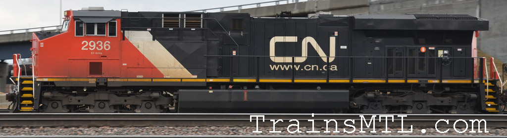 Locomotive CN2936 left side / cot gauche