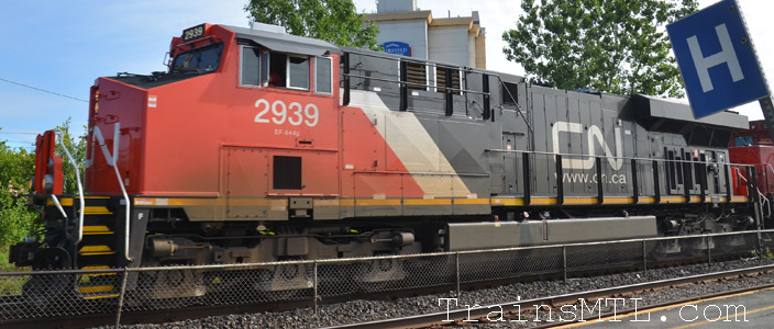 Locomotive CN2939 left side / cot gauche