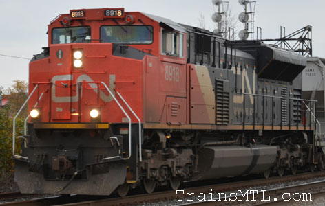 Locomotive CN8918 left side / cot gauche