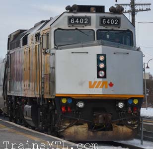 Locomotive VIA6402 right side with new colors/ cot droit avec nouvelles couleurs