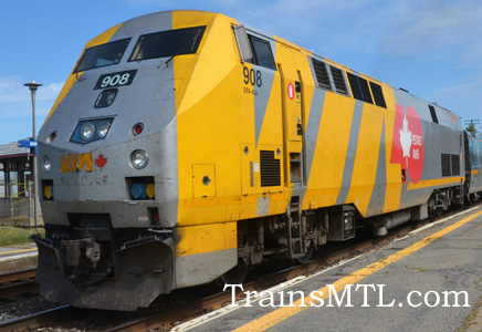 Locomotive VIA908 left side with 2019 colors/ cot gauche avec couleurs de 2019