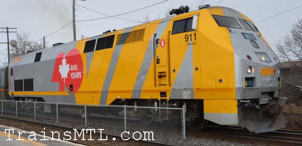 Locomotive VIA911 right side with new Colors / cot droit avec nouvelles couleurs