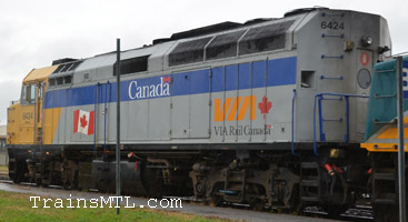 F40PH locomotive with its walkway / Locomotive F40PH avec sa passerelle